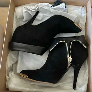 Tabitha Simmons Suede Booties size 36.5